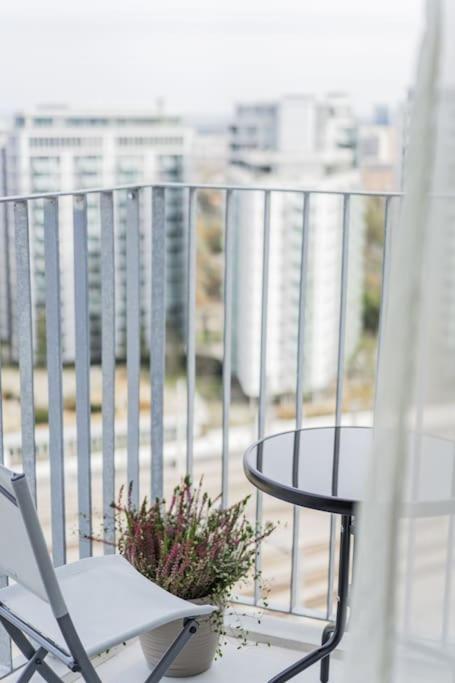 City Sky Studio Mit Balkon فيينا المظهر الخارجي الصورة